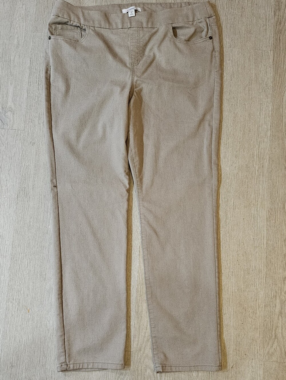 16- Liz Claiborne- Khaki Straight-Leg Chinos - Tan